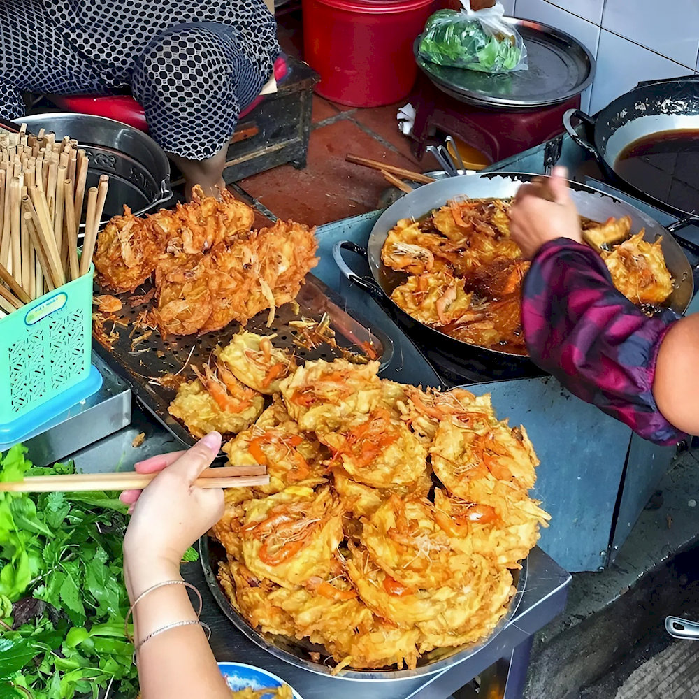 Dong Xuan Market is also a food lover’s haven